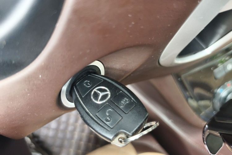 Used Mercedes-Benz Vito 2016 2.0T Elite Edition Vehicle Key