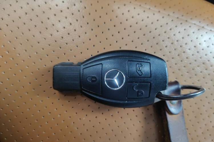 Used Mercedes-Benz Vito 2016 2.0T Elite Edition Vehicle Key