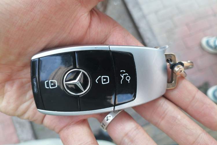 Used Mercedes-Benz Vito 2016 2.0T Elite Edition Vehicle Key