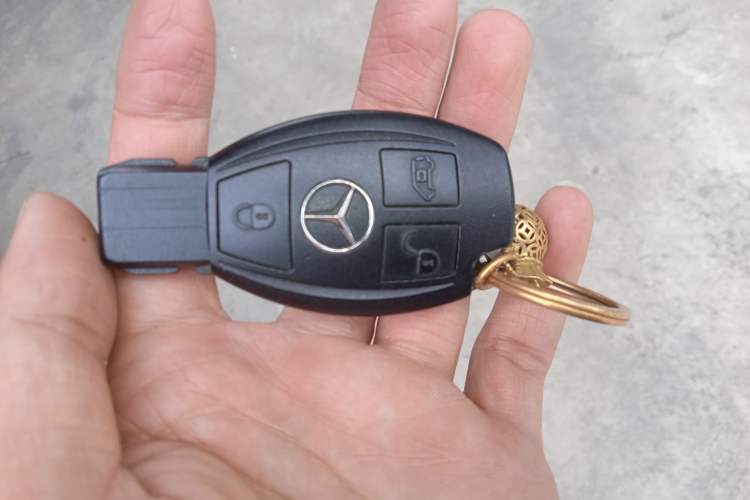 Used Mercedes-Benz Vito 2016 2.0T Elite Edition Vehicle Key