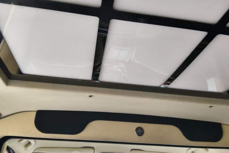 Used Mercedes-Benz Vito 2016 2.0T Business Edition Headliner