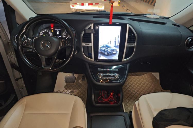 Used Mercedes-Benz Vito 2016 2.0T Business Edition Center Console