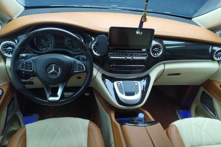 Used Mercedes-Benz Vito 2016 2.0T Business Edition Center Console