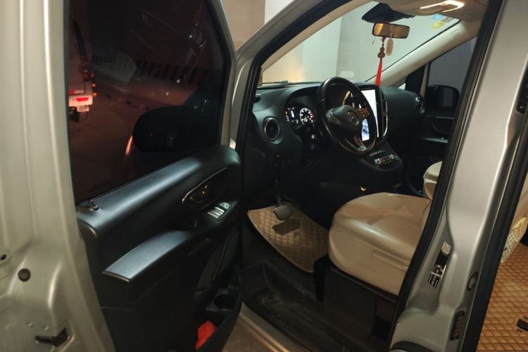 Used Mercedes-Benz Vito 2016 2.0T Business Edition Driver Seat