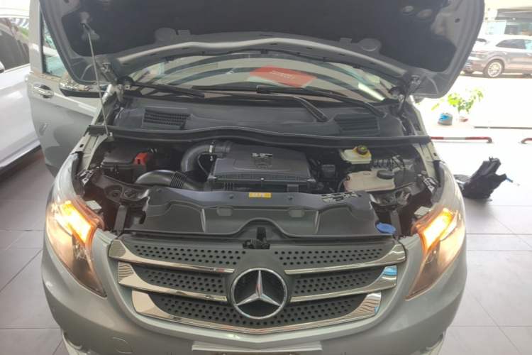 Used Mercedes-Benz Vito 2016 2.0T Business Edition Engine Bay