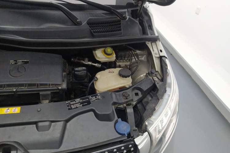 Used Mercedes-Benz Vito 2016 2.0T Business Edition Engine Bay Left