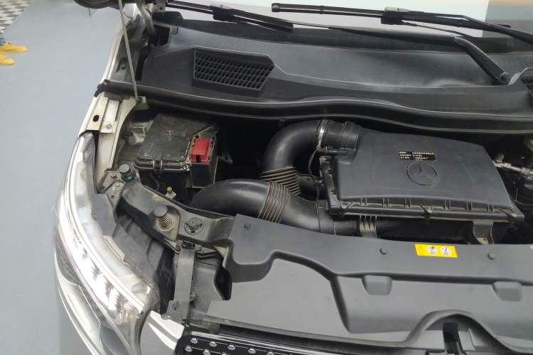 Used Mercedes-Benz Vito 2016 2.0T Business Edition Engine Bay Right