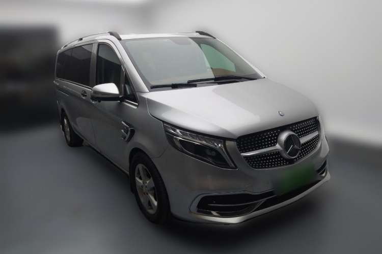 Used Mercedes-Benz Vito 2016 2.0T Business Edition Front Right 45 Deg