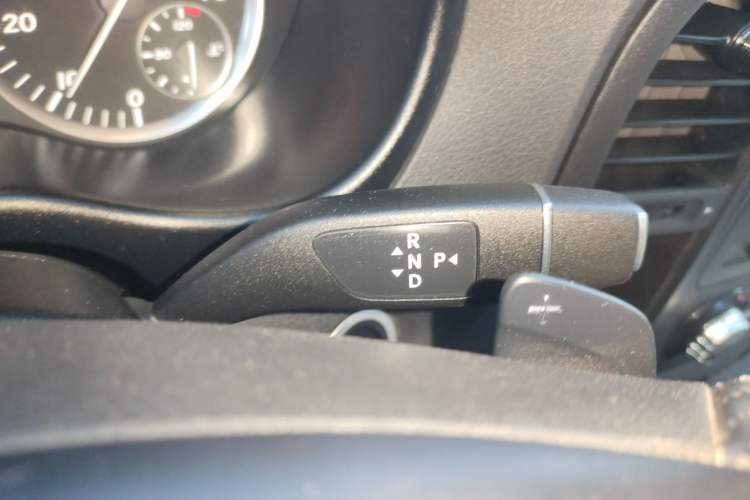 Used Mercedes-Benz Vito 2016 2.0T Business Edition Gear Lever