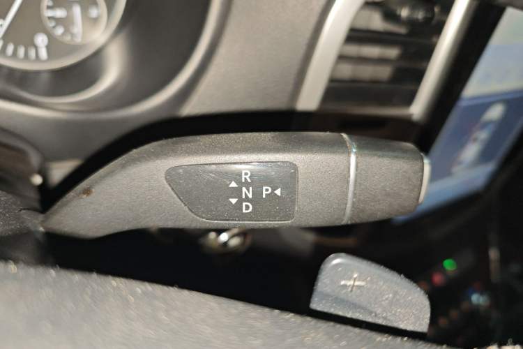 Used Mercedes-Benz Vito 2016 2.0T Business Edition Gear Lever