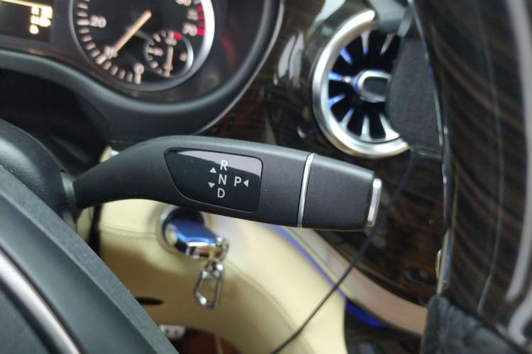 Used Mercedes-Benz Vito 2016 2.0T Business Edition Gear Lever