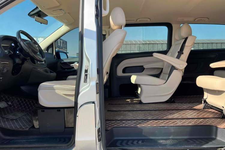 Used Mercedes-Benz Vito 2016 2.0T Business Edition Interior 3