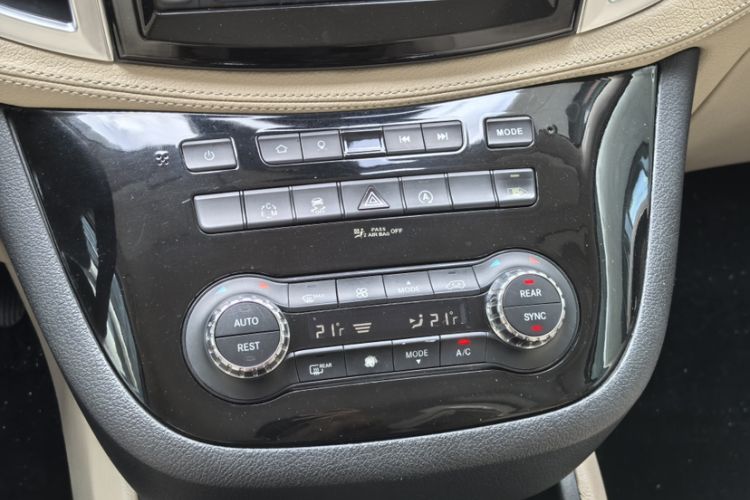 Used Mercedes-Benz Vito 2016 2.0T Business Edition Interior 5