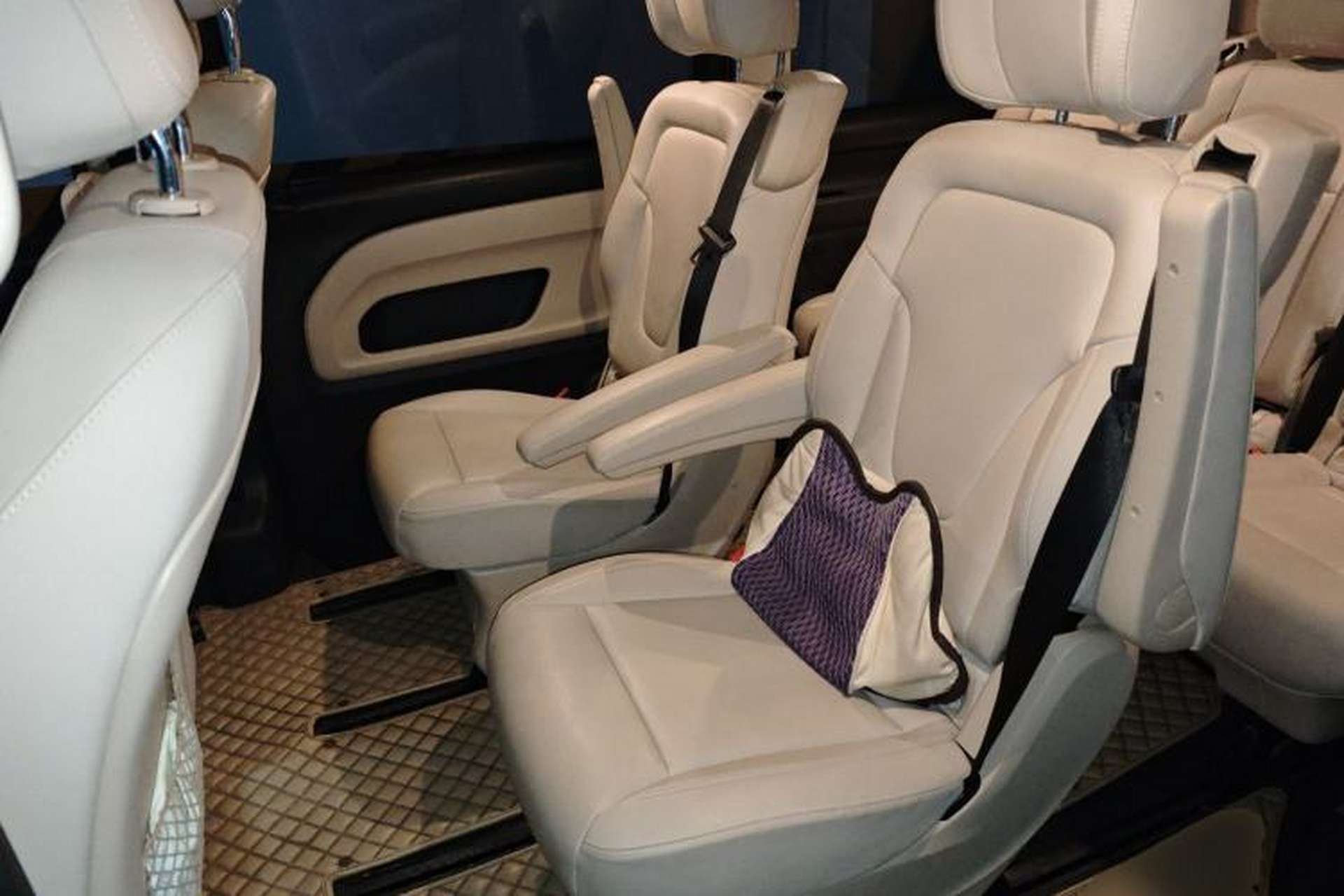 Used Mercedes-Benz Vito 2016 2.0T Business Edition Left Rear Seat