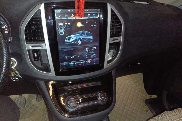 Used Mercedes-Benz Vito 2016 2.0T Business Edition Audio And AC Panel