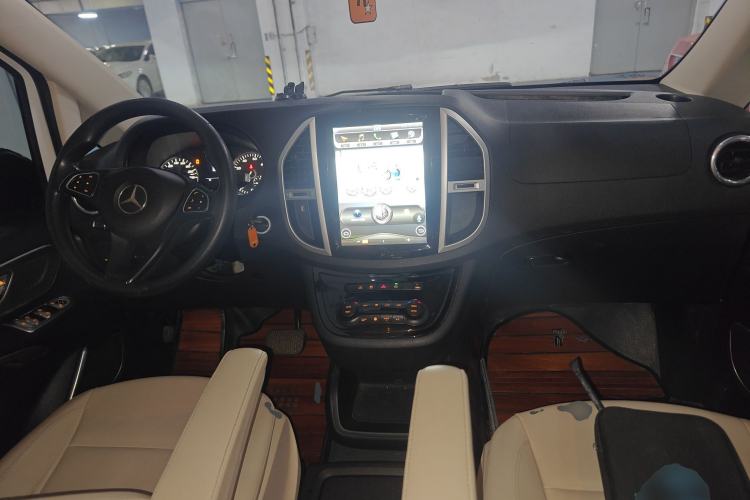 Used Mercedes-Benz Vito 2016 2.0T Business Edition Center Console