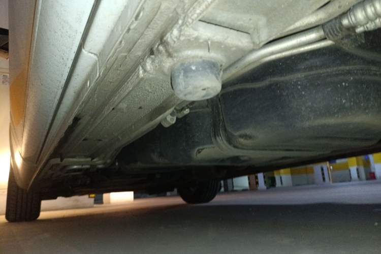 Used Mercedes-Benz Vito 2016 2.0T Business Edition Chassis Rear Left