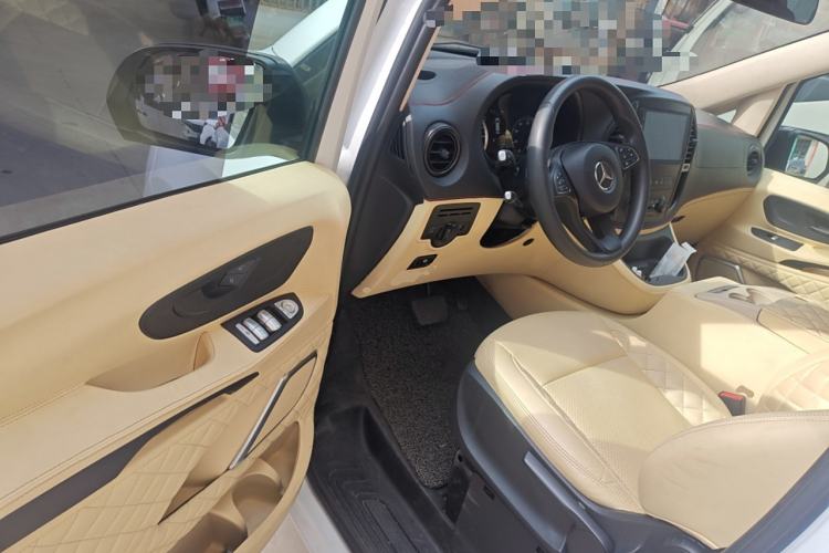 Used Mercedes-Benz Vito 2016 2.0T Elite Edition Driver Seat