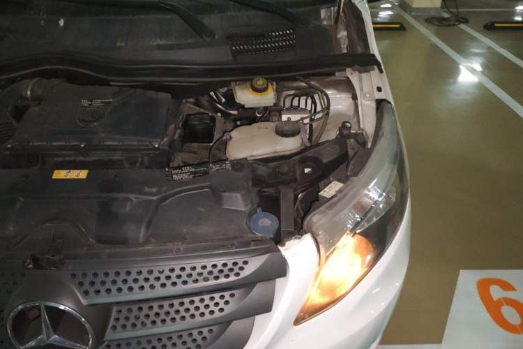 Used Mercedes-Benz Vito 2016 2.0T Elite Edition Engine Bay Left