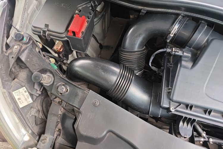 Used Mercedes-Benz Vito 2016 2.0T Elite Edition Engine Bay Right