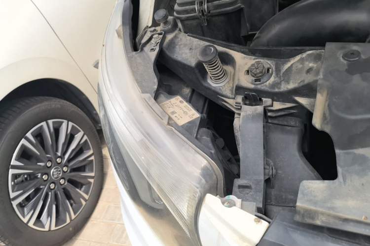 Used Mercedes-Benz Vito 2016 2.0T Business Edition Engine Bay Right