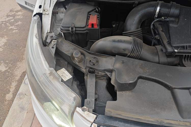 Used Mercedes-Benz Vito 2016 2.0T Business Edition Engine Bay Right