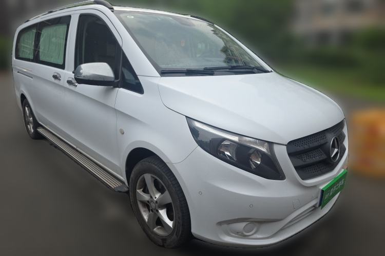 Used Mercedes-Benz Vito 2016 2.0T Business Edition Front Right 45 Deg