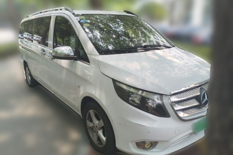 Used Mercedes-Benz Vito 2016 2.0T Business Edition Front Right 45 Deg