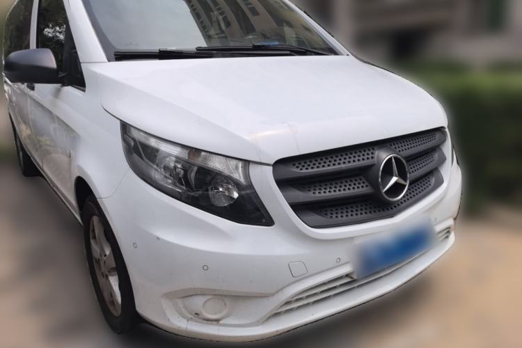 Used Mercedes-Benz Vito 2016 2.0T Business Edition Front Right 45 Deg