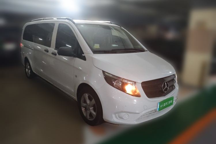 Used Mercedes-Benz Vito 2016 2.0T Elite Edition Front Right 45 Deg