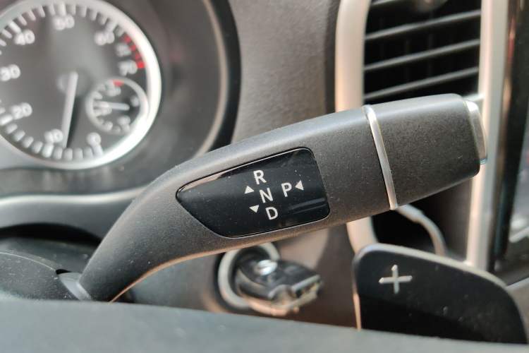 Used Mercedes-Benz Vito 2016 2.0T Business Edition Gear Lever