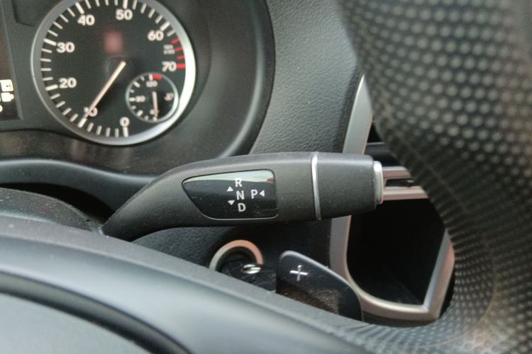 Used Mercedes-Benz Vito 2016 2.0T Elite Edition Gear Lever