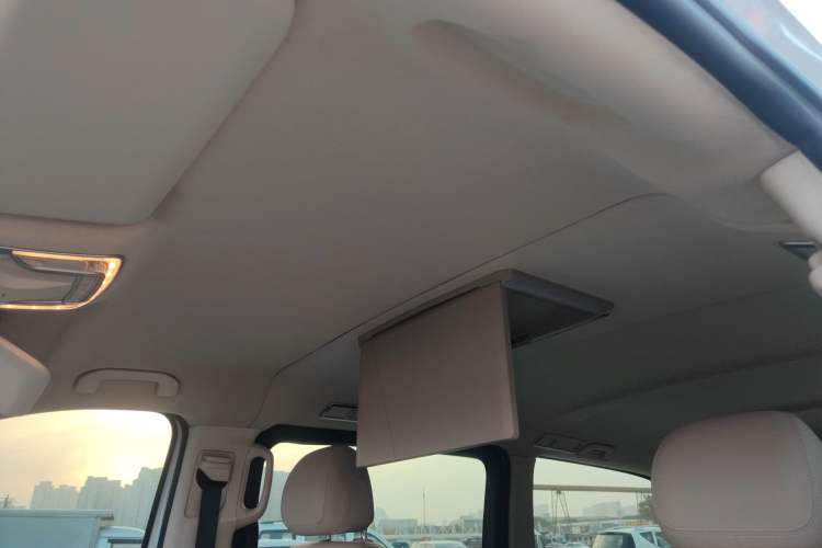 Used Mercedes-Benz Vito 2016 2.0T Elite Edition Headliner
