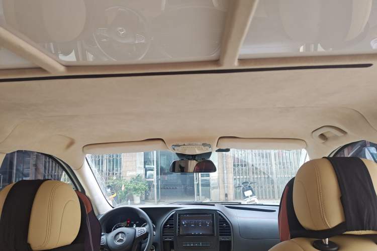 Used Mercedes-Benz Vito 2016 2.0T Elite Edition Headliner