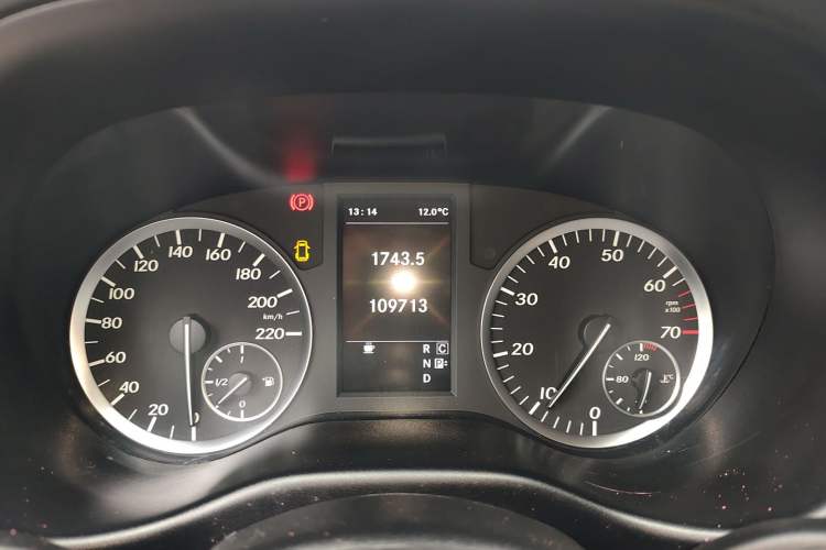 Used Mercedes-Benz Vito 2016 2.0T Business Edition Instrument Cluster
