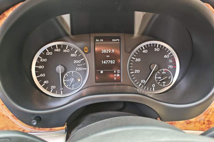 Used Mercedes-Benz Vito 2016 2.0T Business Edition Instrument Cluster