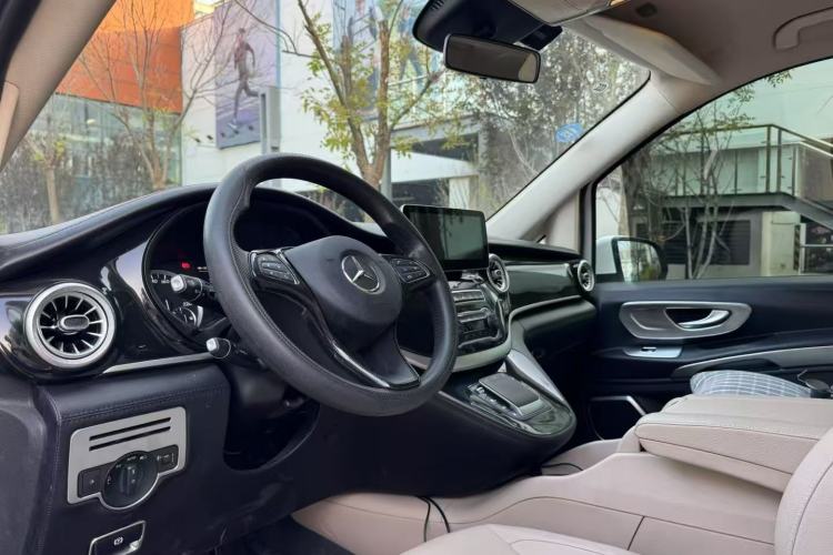 Used Mercedes-Benz Vito 2016 2.0T Elite Edition Interior 2
