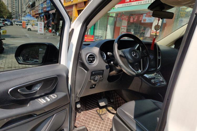 Used Mercedes-Benz Vito 2016 2.0T Business Edition Interior 3