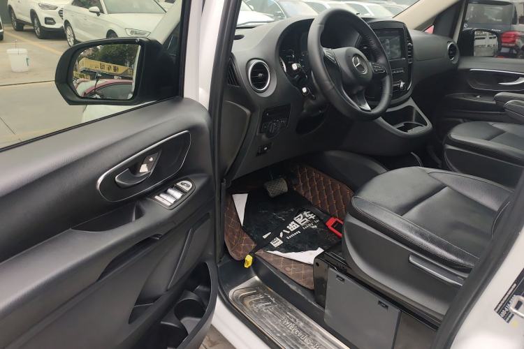 Used Mercedes-Benz Vito 2016 2.0T Business Edition Interior 3
