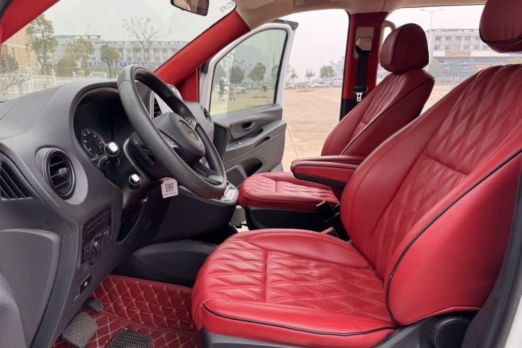 Used Mercedes-Benz Vito 2016 2.0T Elite Edition Interior 4