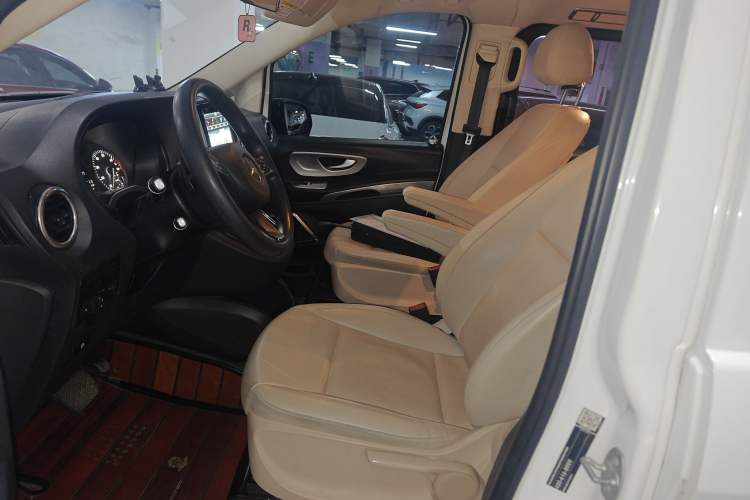Used Mercedes-Benz Vito 2016 2.0T Business Edition Left Front Seat