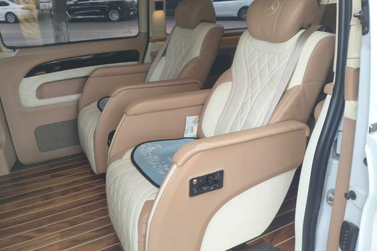 Used Mercedes-Benz Vito 2016 2.0T Business Edition Left Rear Seat
