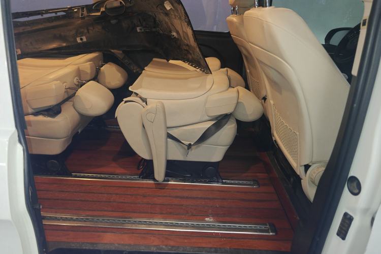 Used Mercedes-Benz Vito 2016 2.0T Business Edition Left Rear Seat