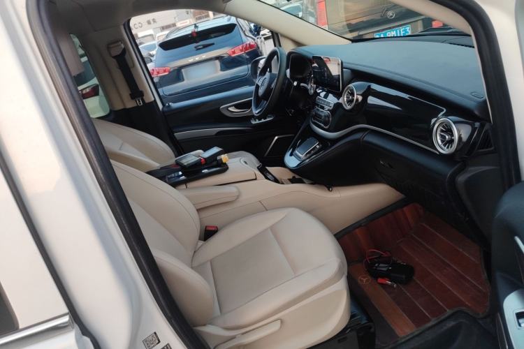 Used Mercedes-Benz Vito 2016 2.0T Elite Edition Right Front Seat