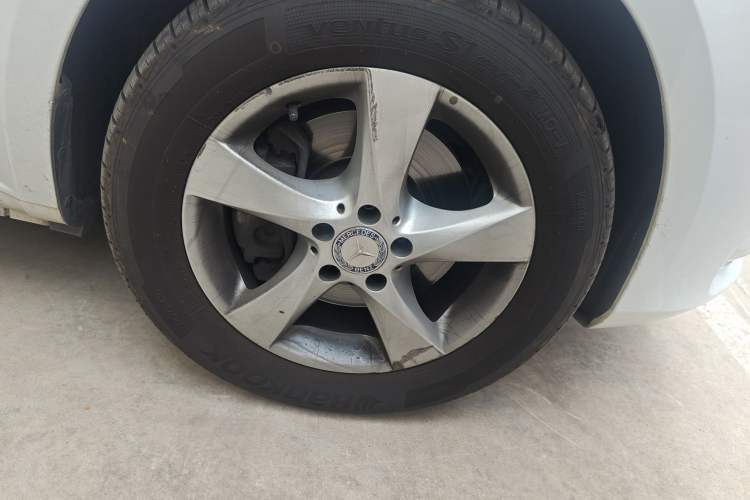 Used Mercedes-Benz Vito 2016 2.0T Elite Edition Right Front Wheel Hub