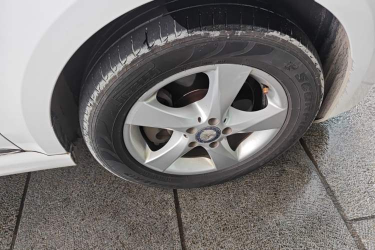 Used Mercedes-Benz Vito 2016 2.0T Elite Edition Right Front Wheel Hub