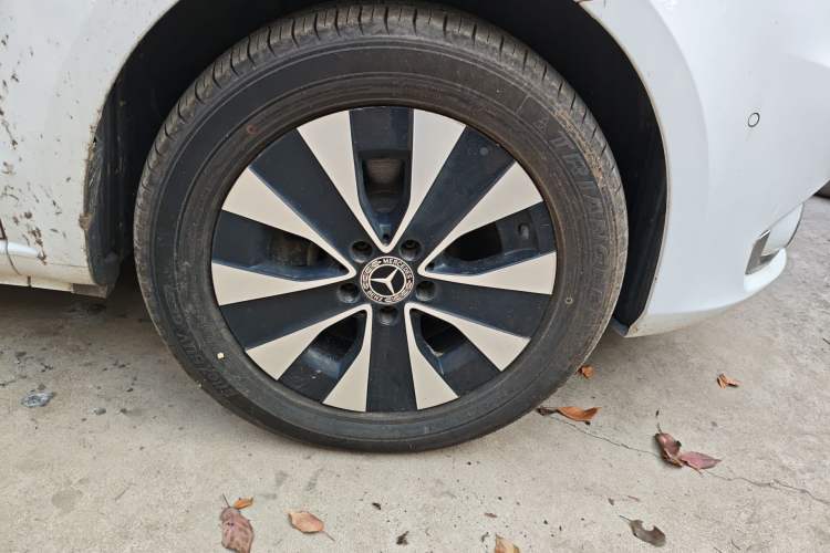 Used Mercedes-Benz Vito 2016 2.0T Business Edition Right Front Wheel Hub