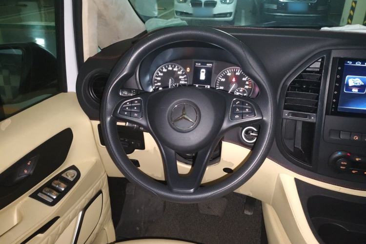 Used Mercedes-Benz Vito 2016 2.0T Elite Edition Steering Wheel