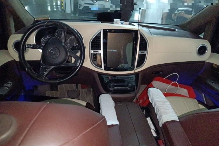 Used Mercedes-Benz Vito  Center Console