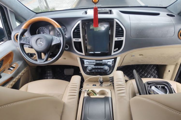 Used Mercedes-Benz Vito  Center Console